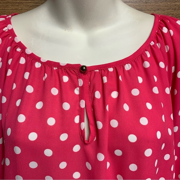 Everly pink polka dot top size large single button at the neckline - Picture 2 of 9